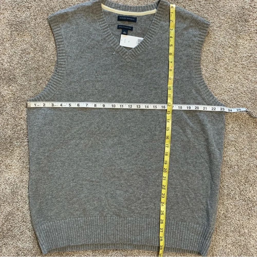 NWT Banana Republic Sweater Vest Gray Italian Yarn Merino Wool Mens XL Preppy
